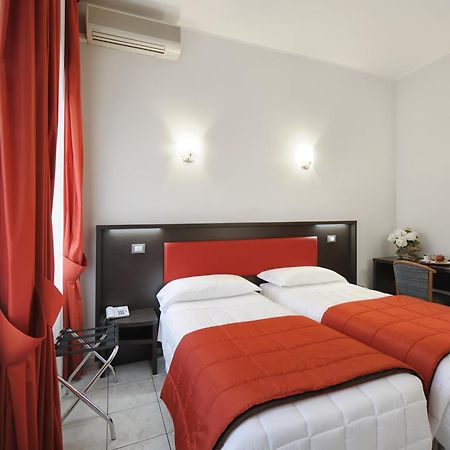 Hotel Al Corso Legnano Kamer foto