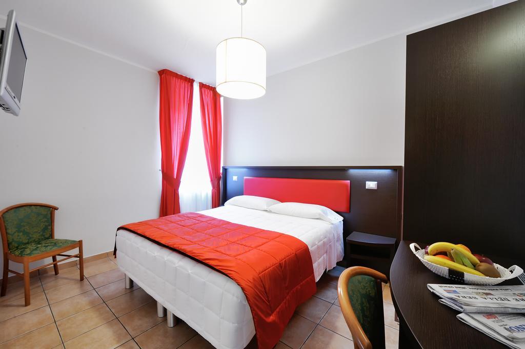 Hotel Al Corso Legnano Kamer foto