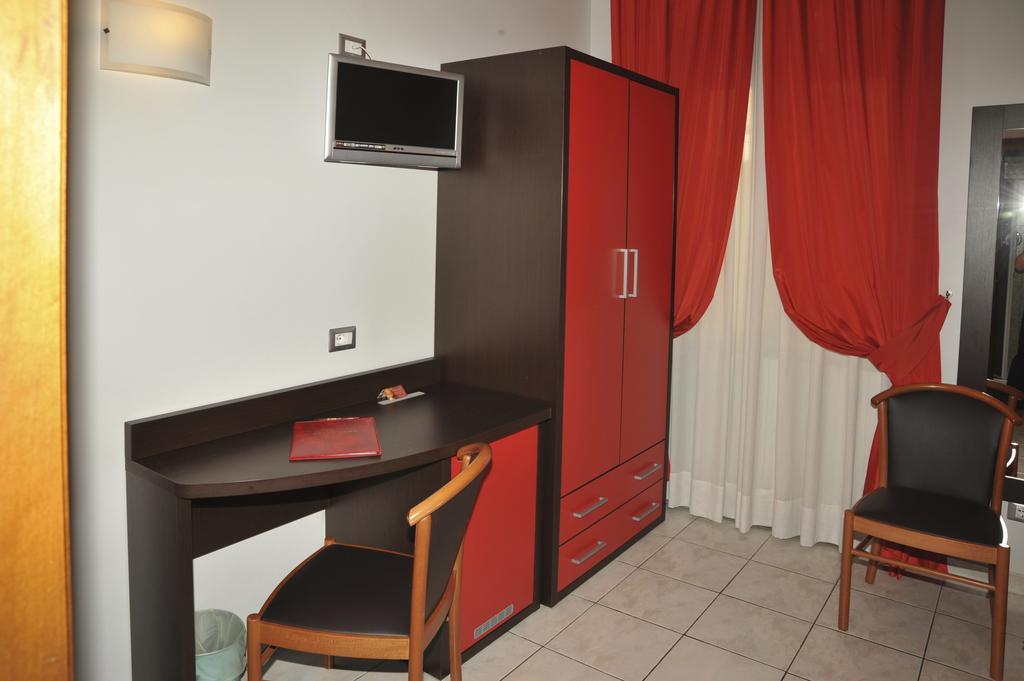 Hotel Al Corso Legnano Buitenkant foto